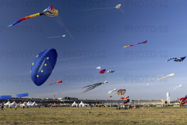 CITY AND COUNTRY Festival of GIANT DRAGONS 2025, 27 September 2025, Tempelhofer Feld, Berlin,