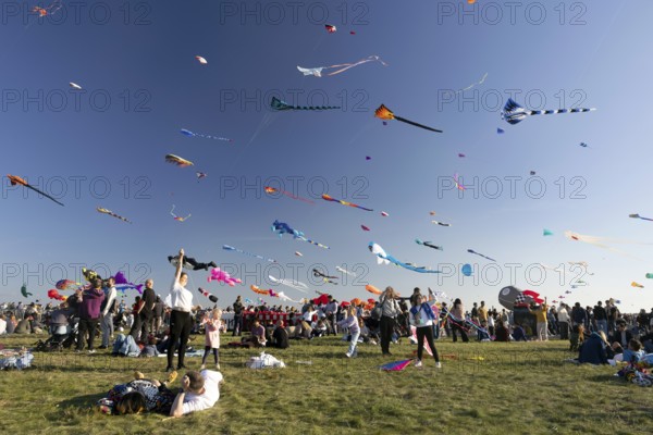 CITY AND COUNTRY Festival of GIANT DRAGONS 2025, 27 September 2025, Tempelhofer Feld, Berlin,