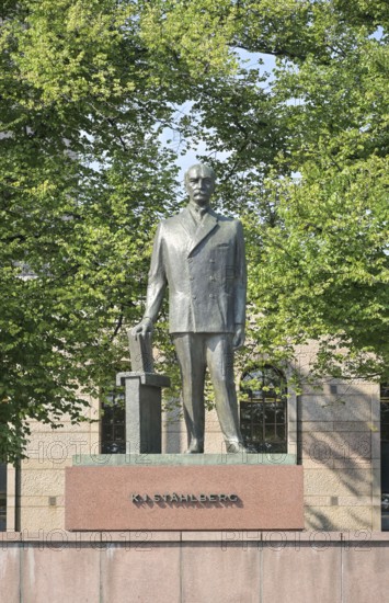 Sculpture Kaarlo Juho Stahlberg, National Parliament, Eduskuntatalo Parliament Building,