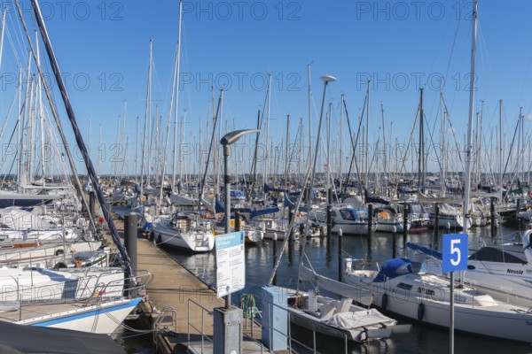Olympic harbour Schilksee, Olympic Games 1972, sailing yachts at the jetty, ship masts, jetty 5,