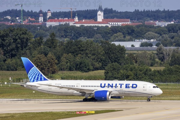 A Boeing 787-8 Dreamliner aircraft of United Airlines with the registration number N27903 at Munich