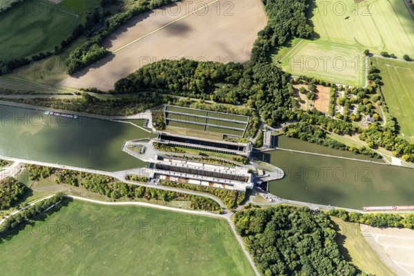 Lock, Uelzen, lock group, double lock, Elbe Lateral Canal, inland waterway, transport, logistics,