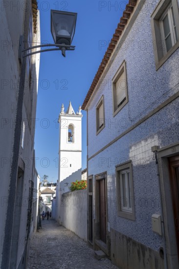 Old town alleys, Rua Galeria, Church Igreja da Misericórdia, Church of Mercy, Church Art Museum, in