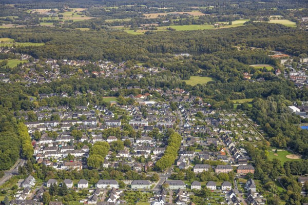 Aerial view, Wonhsiedlung an der Fichtenstraße mit Waldgebiet, Oberlohberg, Dinslaken, Ruhr area,
