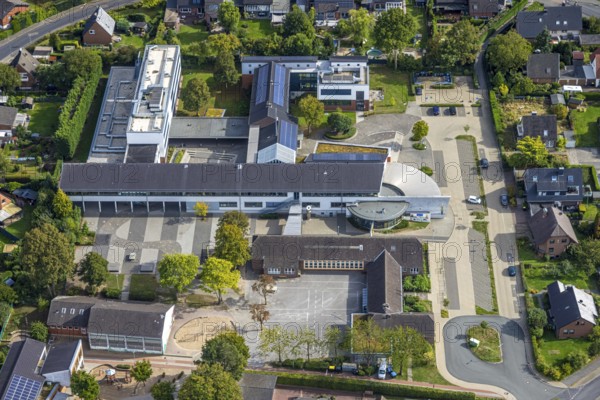Aerial photo, comprehensive school Hünxe, Hünxe, Ruhr area, North Rhine-Westphalia, Germany,