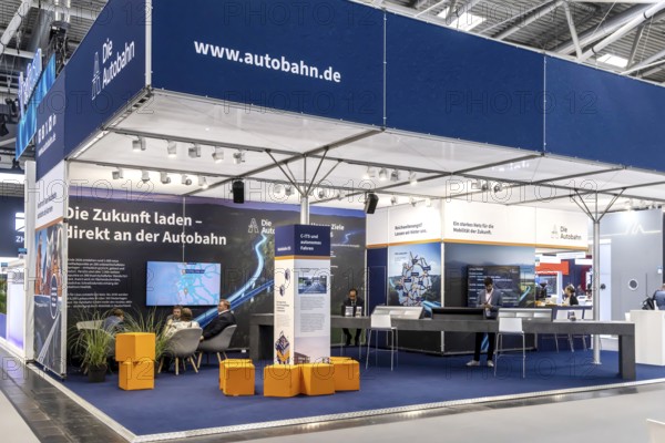 Exhibition stand Die Autobahn GmbH des Bundes. Logo and word mark. IAA MOBILITY in Munich. The