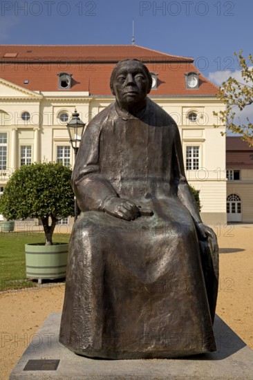Käthe Kollwitz monument by Gustav Seitz in front of the Käthe Kollwitz Museum Berlin, theatre