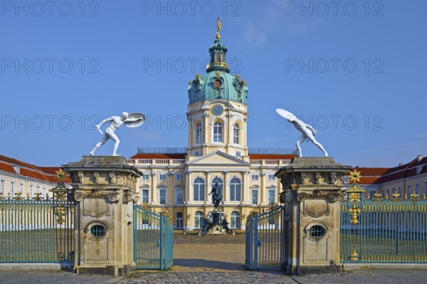 Charlottenburg Palace, city side on Spanndauer Damm with the Borghese fencers and courtyard of