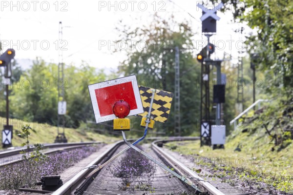 Track closed. The signal is called Sh2 (protective stop) . The stop sign is placed in front of