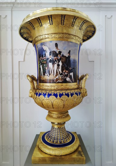 Monumental krater vase from the Imperial Porcelain Manufactory of St Petersburg, Charlottenburg