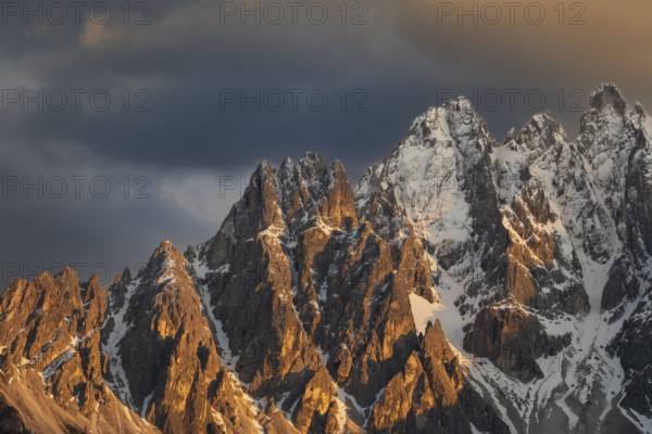 Close-up of mountain peaks of the Haunold Group in the evening light, Haunold, Haunold Group, San