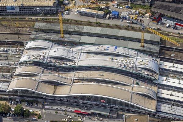 Aerial view, major construction site main station Hbf, area between new track hall and