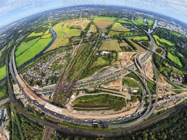 Aerial photo, Kaiserberg motorway junction with construction site, behind Styrumer Ruhrbogen energy