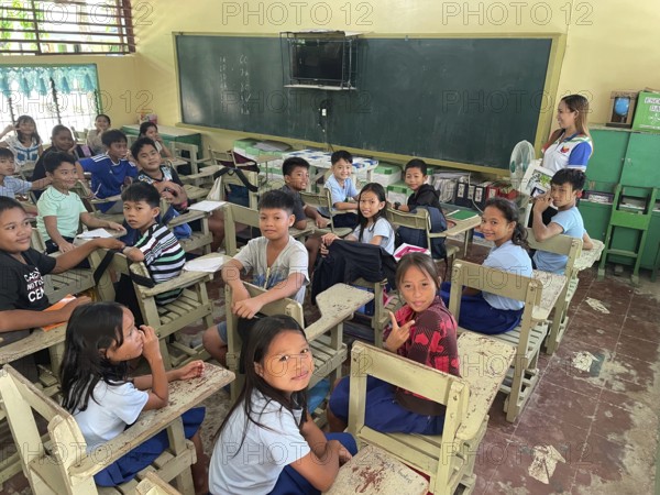 School, primary school, school children, classroom, education, Sipaway Island, Negros Occidental,