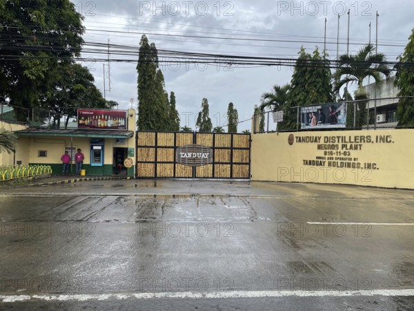 Tanduay Distillers INC, Tanduay Holding INC, largest factory in the Philippines, producer of rum,
