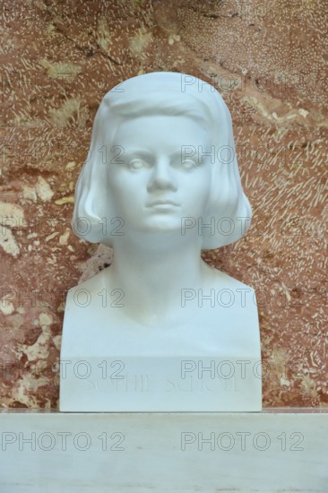 Marble bust of Sophie Scholl against a reddish background, Walhalla, Donaustauf, Regensburg,