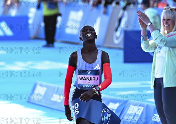 Rosemary Wanjiru is the fastest woman at the 51st Berlin Marathon. The Kenyan wins the Berlin