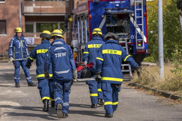 Rescue of people from a car that has crashed into a house, large-scale exercise FÜLEX25, of the