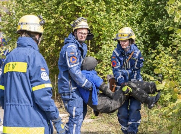 Rescue of people from a car that has crashed into a house, large-scale exercise FÜLEX25, of the