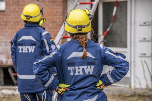 Rescue and recovery of people after a drone attack on residential buildings in a civil defence