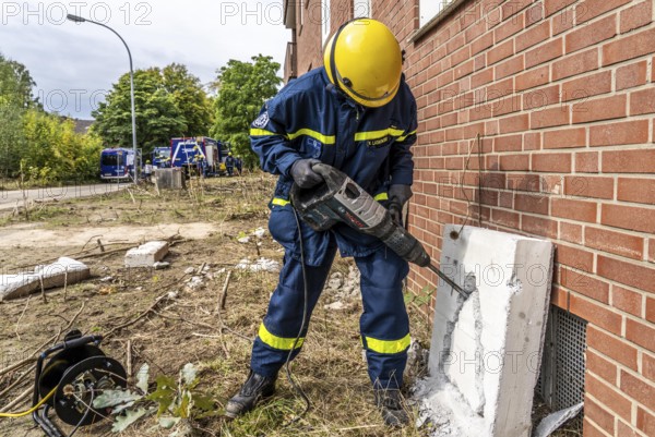 Rescue and recovery of people after a drone attack on residential buildings in a civil defence