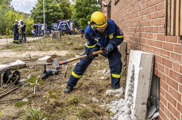 Rescue and recovery of people after a drone attack on residential buildings in a civil defence