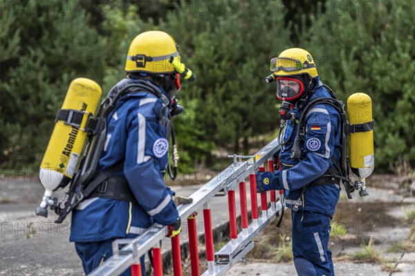Rescue and recovery of people in an area possibly affected by hazardous substances, operation under