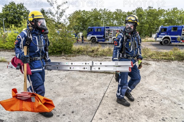 Rescue and recovery of people in an area possibly affected by hazardous substances, operation under