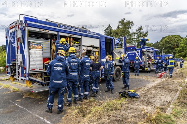 Rescue and recovery of people in an area that may be affected by hazardous substances, equipping in