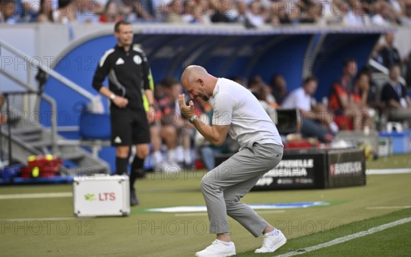 Coach Christian Ilzer TSG 1899 Hoffenheim desperate disappointment disappointed after missed goal