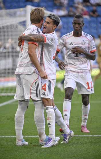 Goal celebration Harry Kane FC Bayern Munich FCB (09) Gesture Gesture Football Luis Diaz FC Bayern