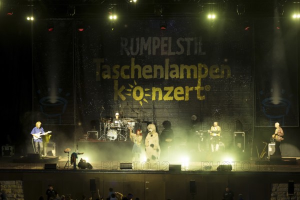 The band Rumpelstil consisting of Jörn Brumme (boss / voc, fl, git), Peter Schenderlein (director /