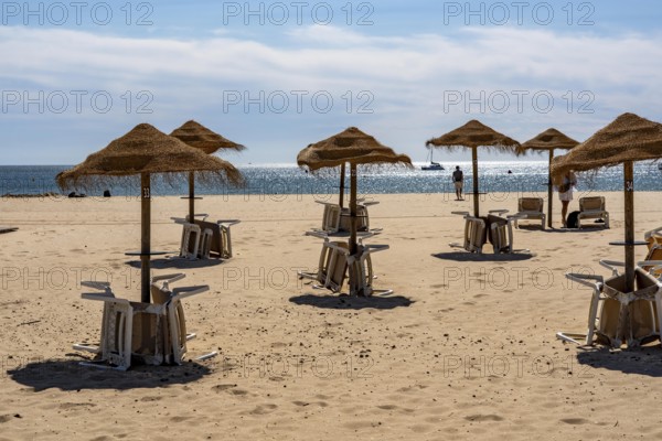 The beach Praia de São Roque, east of Lagos city centre, quite empty, off-season, in the west of