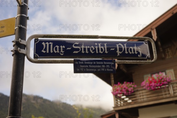 Max-Streibl-Platz in Oberammergau, Max Streibl, politics, politician, Prime Minister, Lüftlmalerei,