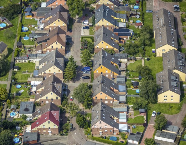 Aerial view, miners' housing estate Glück-Auf-Straße with colourful house facades in Rünthe,