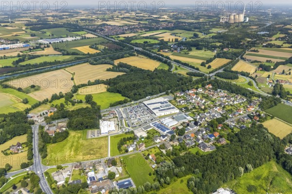 Aerial view, shopping centre An der Bummannsburg with Kaufland and Deichmann in Rünthe and RWE
