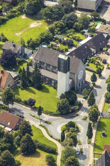Aerial view, Catholic Church of the Sacred Heart of Jesus in Rünthe, Bergkamen, Ruhr area, North