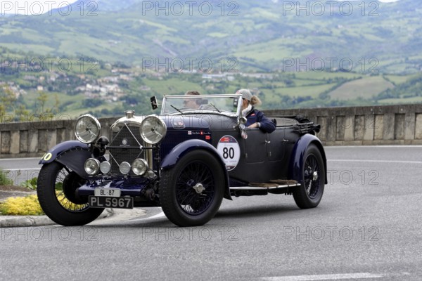 No. 80, Lagonda T2 2, 0 Super Charged, built in 1931, black vintage car drives through a landscape
