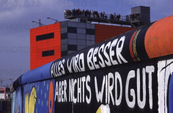 Berlin, DEU, 18.10.1998 -- Site at Potsdamer Platz. Listed remnant of the Berlin Wall painted by