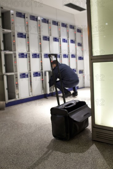 Berlin 2010-11-24 A railroad employee waits the lockers in the lowlands at Potsdamer Platz DEU