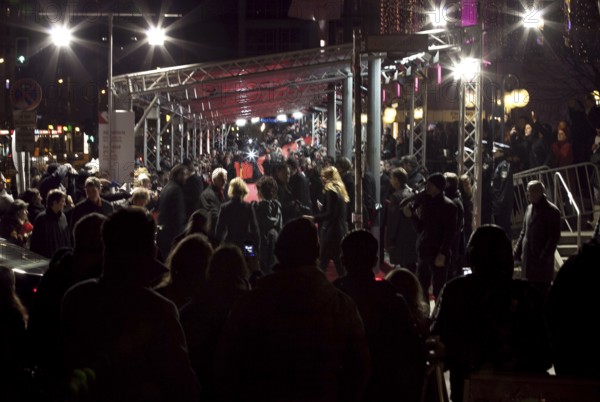 DEU, Germany, Berlin fans are waiting for Helena Bonham Carter and Colin Firth in front of the
