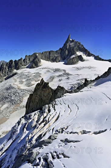 View of the Glacier du Géant from the Télécabine Panorama Railway, behind the Dente del Gigante,