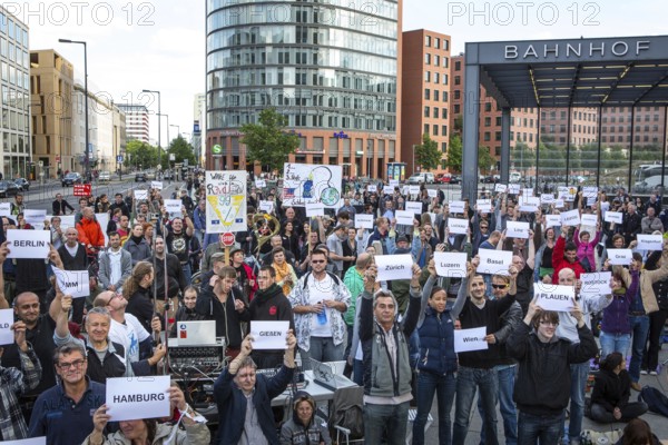 DEU Germany Germany Berlin Monday demonstration on Potsdamer Platz, as an alternative during the