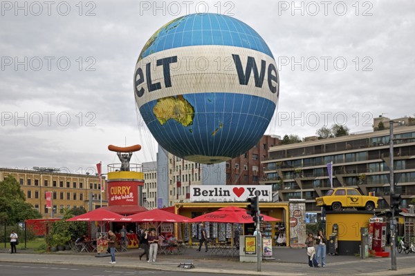 HiFlyer world balloon with the Berlin Loves You gift shop, Curry at the Wall snack bar and the