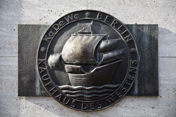 Emblem on the façade next to the KaDeWe main entrance, Kaufhaus des Westens, Tauentzienstraße,