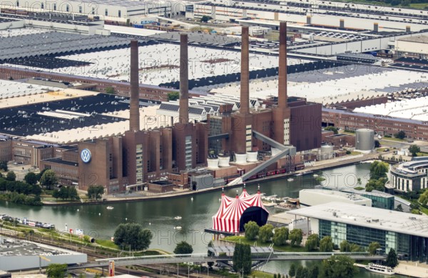 Volkswagen plant Wolfsburg with cogeneration plant VW Südstraße, Lower Saxony, Germany, Europe,