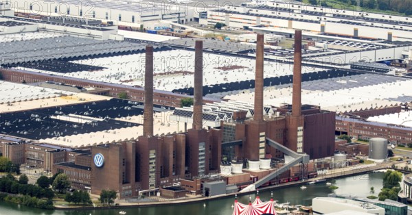 Volkswagen plant Wolfsburg with cogeneration plant VW Südstraße, Lower Saxony, Germany, Europe,