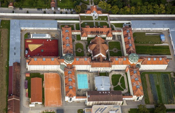JVA Straubing Justzvollzug Bayern, prison Straubing with inner courtyard and swimming pool,