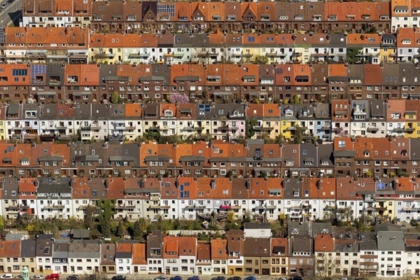 Rows of houses in the Findorff district, rented flats, multi-storey flats, red tiled roofs, attic