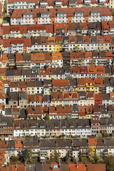 Rows of houses in the Findorff district, rented flats, multi-storey flats, red tiled roofs, attic